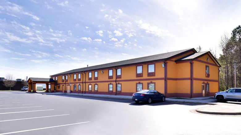 <b>Americas Best Value Inn & Suites Exterior</b>. Images powered by <a href="https://iceportal.shijigroup.com/" title="IcePortal" target="_blank">IcePortal</a>.