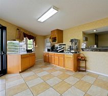 Americas Best Value Inn, Canton Lobby