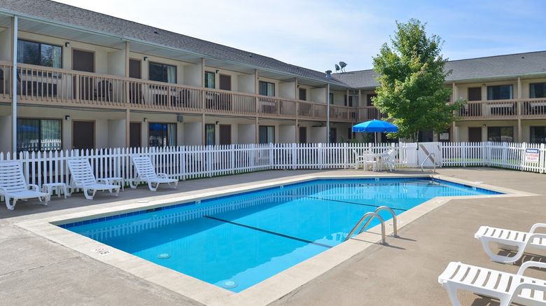 <b>Americas Best Value Inn, Canton Pool</b>. Images powered by <a href="https://iceportal.shijigroup.com/" title="IcePortal" target="_blank">IcePortal</a>.