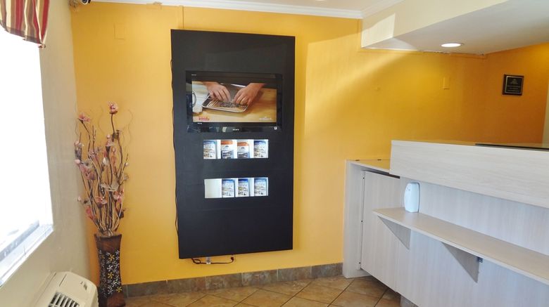 <b>Americas Best Value Inn Lobby</b>. Images powered by <a href="https://iceportal.shijigroup.com/" title="IcePortal" target="_blank">IcePortal</a>.