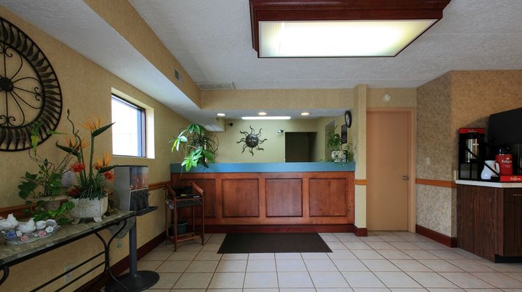 Americas Best Value Inn North Capital Lobby