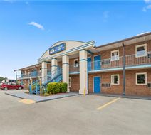 Americas Best Value Inn Exterior