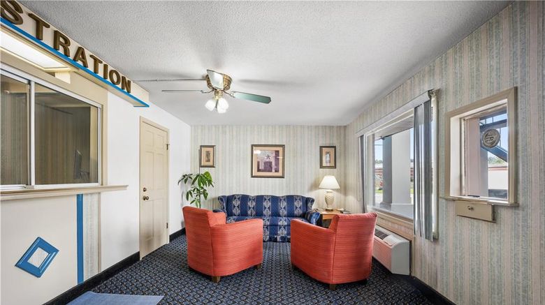 <b>Americas Best Value Inn Lobby</b>. Images powered by <a href="https://iceportal.shijigroup.com/" title="IcePortal" target="_blank">IcePortal</a>.
