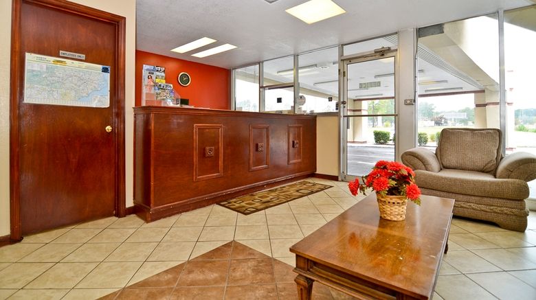 <b>Americas Best Value Inn Lobby</b>. Images powered by <a href="https://iceportal.shijigroup.com/" title="IcePortal" target="_blank">IcePortal</a>.