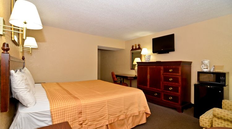 Americas Best Value Inn Room
