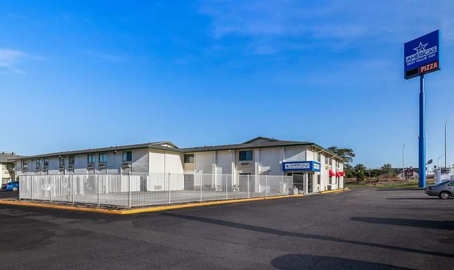 Americas Best Value Inn Lincoln Airport Exterior