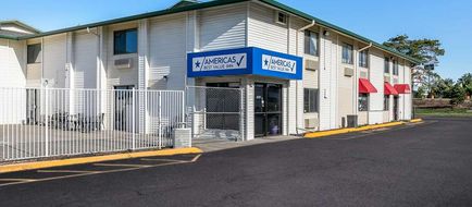 Americas Best Value Inn Lincoln Airport Exterior