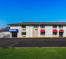 Americas Best Value Inn Lincoln Airport Exterior