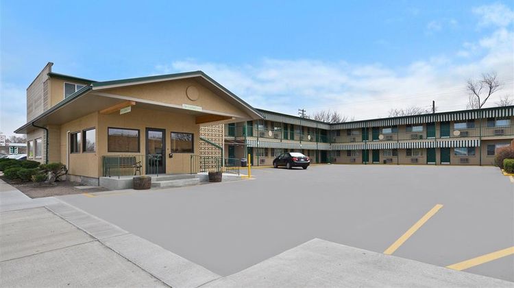Americas Best Value Inn Exterior