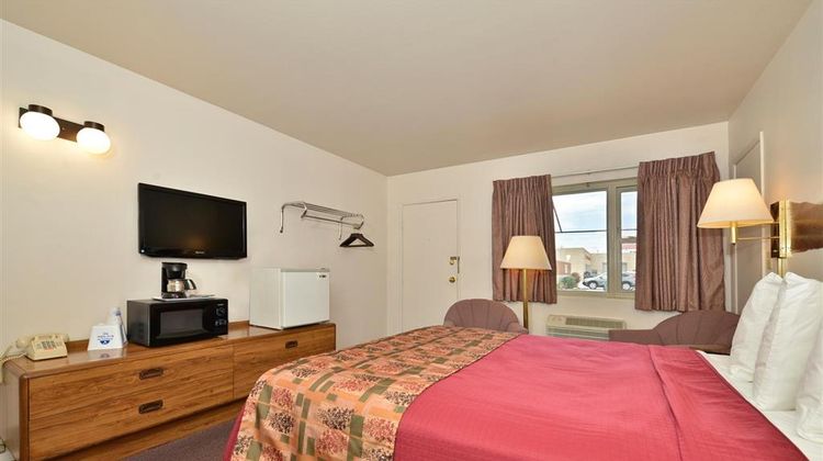 Americas Best Value Inn Room