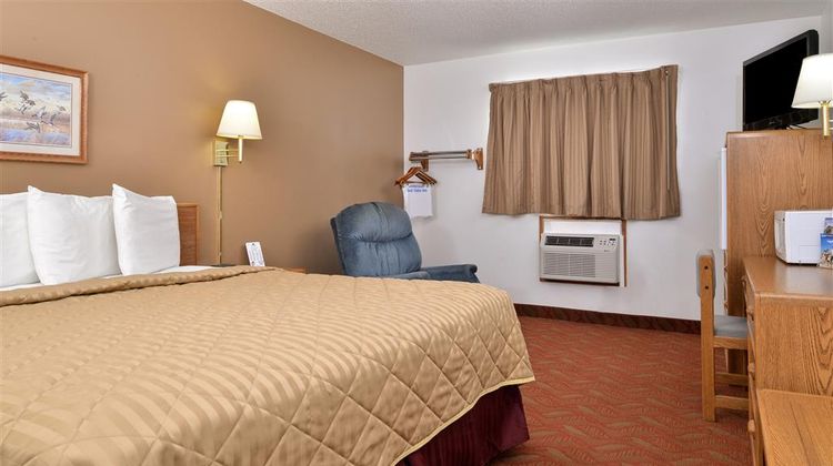 Americas Best Value Inn Sidney Suite