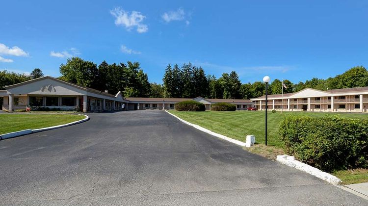 Americas Best Value Inn Exterior