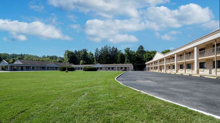 Americas Best Value Inn Exterior