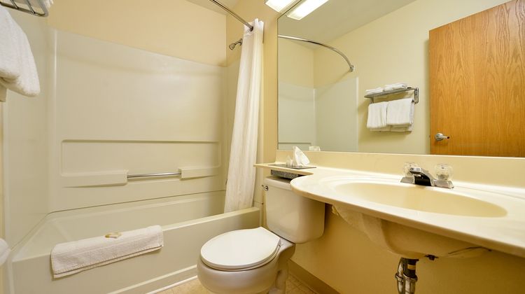 Americas Best Value Inn Room