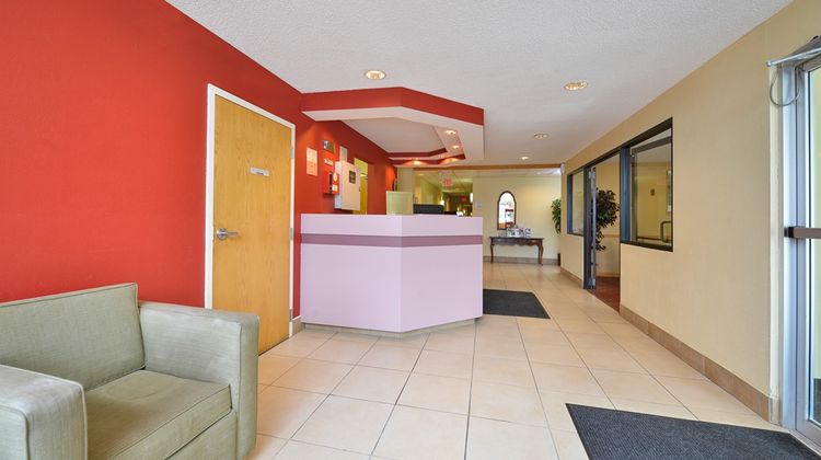 Americas Best Value Inn Lobby