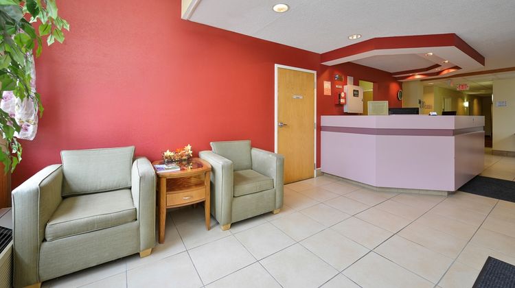 Americas Best Value Inn Lobby