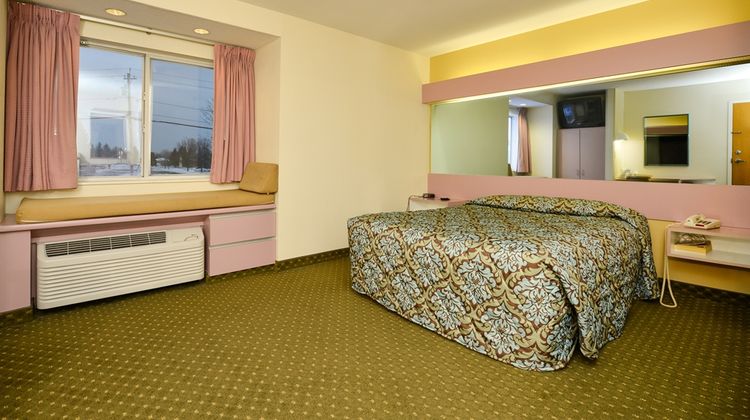 Americas Best Value Inn Room