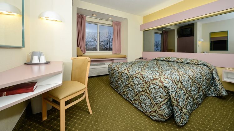 Americas Best Value Inn Room
