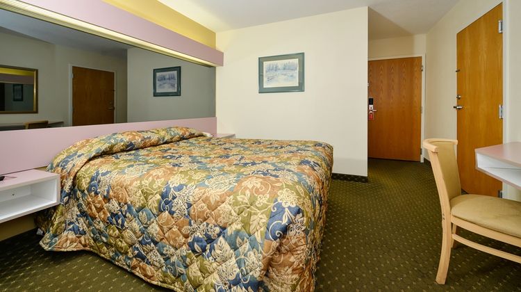 Americas Best Value Inn Room