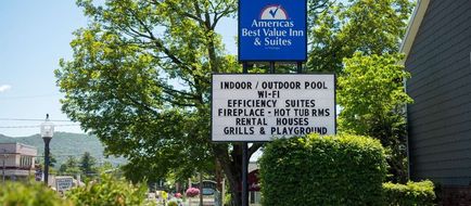 Adirondack Retreat Inn & Suites Exterior