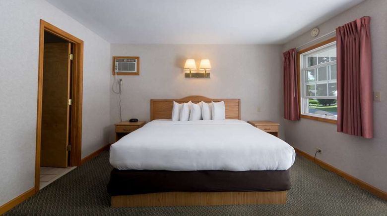 <b>Adirondack Retreat Inn & Suites Room</b>. Images powered by <a href="https://iceportal.shijigroup.com/" title="IcePortal" target="_blank">IcePortal</a>.