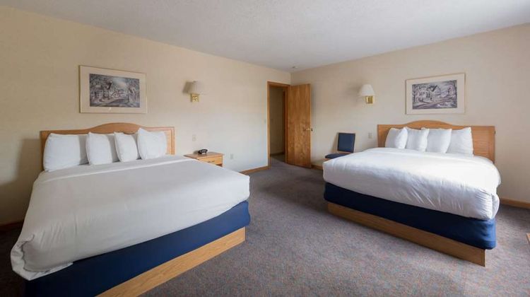 Adirondack Retreat Inn & Suites Suite
