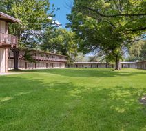 Americas Best Value Inn Exterior