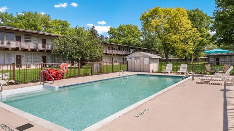 Americas Best Value Inn Pool