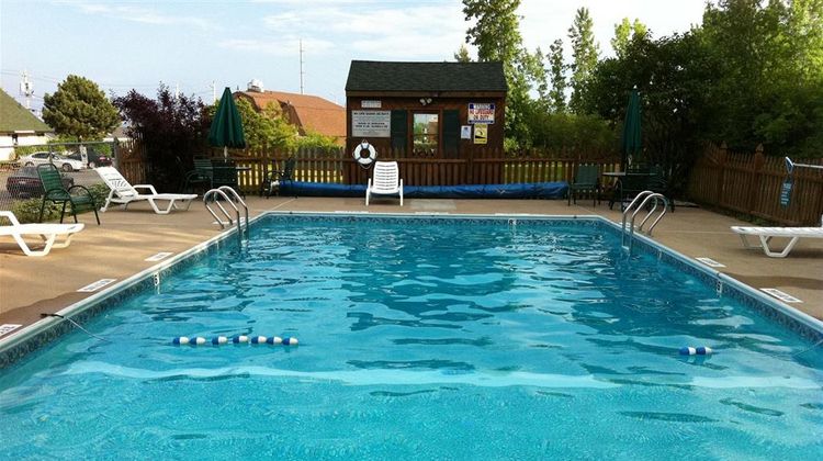 Americas Best Value Inn Plattsburgh Pool