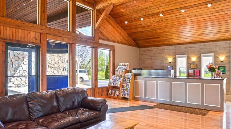 Americas Best Value Inn Plattsburgh Lobby