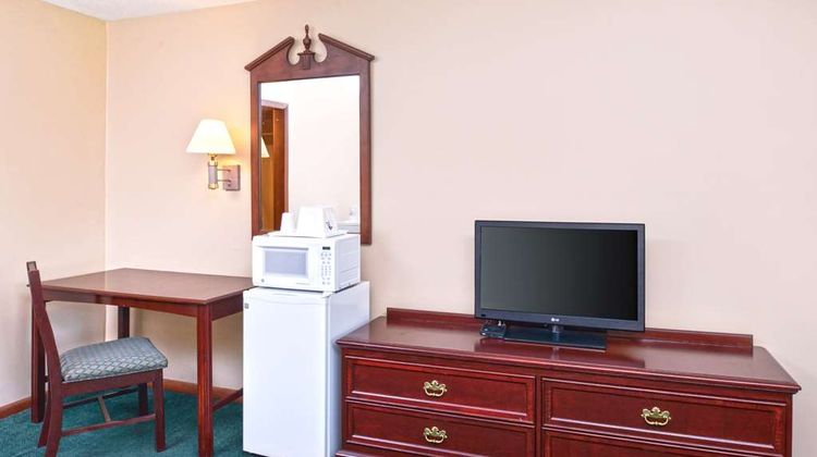 Americas Best Value Inn Plattsburgh Room