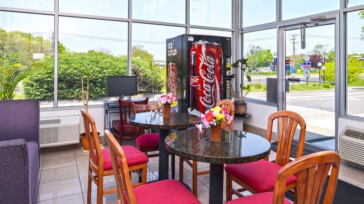 Americas Best Value Inn Lobby