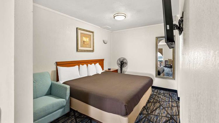 Americas Best Value Inn Room