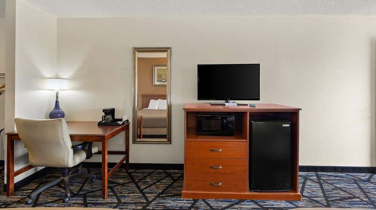 Americas Best Value Inn Room