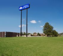 Americas Best Value Inn Exterior