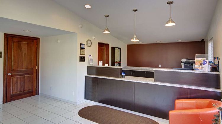 Americas Best Value Inn-Heath/Newark Lobby