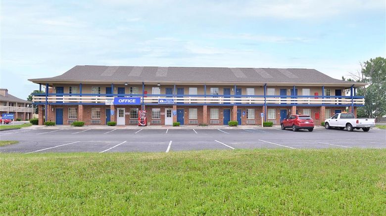 <b>Americas Best Value Inn-Maumee/Toledo Exterior</b>. Images powered by <a href="https://iceportal.shijigroup.com/" title="IcePortal" target="_blank">IcePortal</a>.