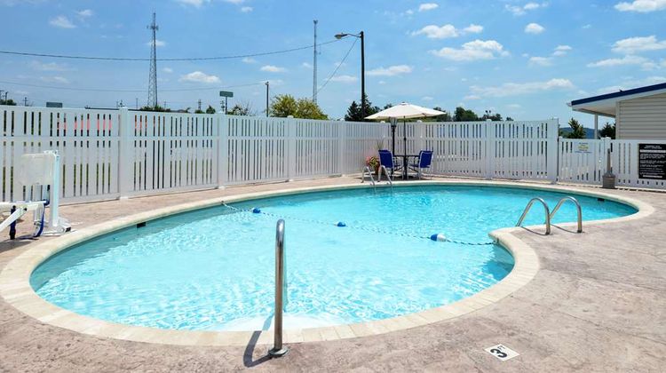 Americas Best Value Inn Pool