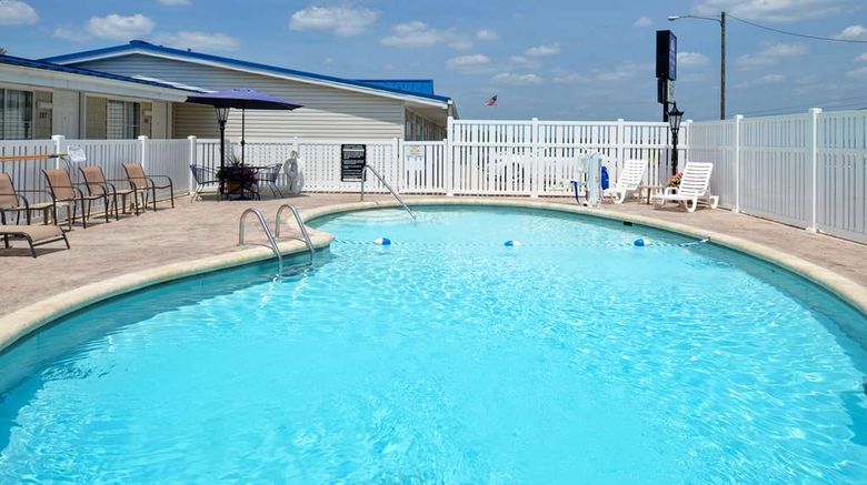 <b>Americas Best Value Inn Pool</b>. Images powered by <a href="https://iceportal.shijigroup.com/" title="IcePortal" target="_blank">IcePortal</a>.