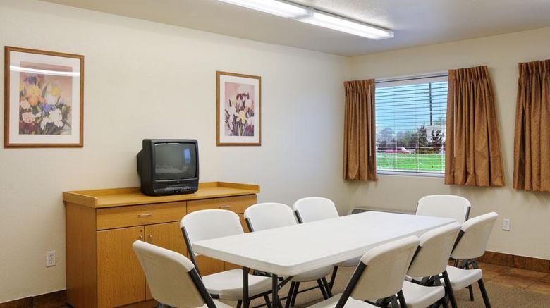 <b>Americas Best Value Inn Suites Ada Meeting</b>. Images powered by <a href="https://iceportal.shijigroup.com/" title="IcePortal" target="_blank">IcePortal</a>.