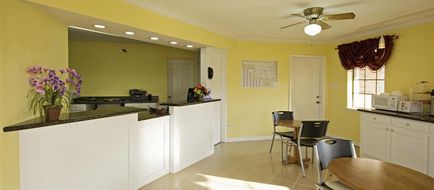 Americas Best Value Inn Lobby