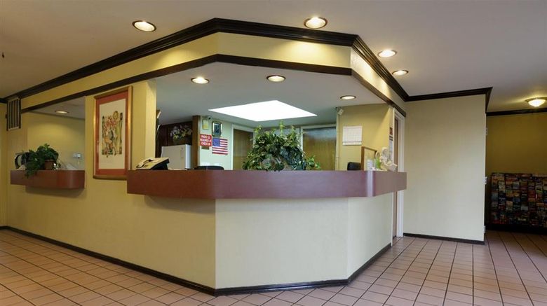 <b>Americas Best Value Inn & Suites-Yukon Lobby</b>. Images powered by <a href="https://iceportal.shijigroup.com/" title="IcePortal" target="_blank">IcePortal</a>.