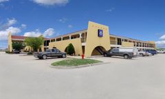 Americas Best Value Inn & Suites-Yukon