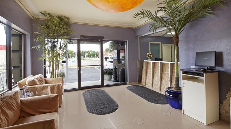 <b>Canadas Best Value Inn-Richmond Hill Lobby</b>. Images powered by <a href="https://iceportal.shijigroup.com/" title="IcePortal" target="_blank">IcePortal</a>.