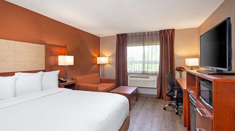Canadas Best Value Inn-Richmond Hill Room