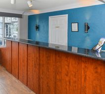 Canadas Best Value Inn St Catharines Lobby
