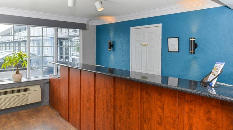 Canadas Best Value Inn St Catharines Lobby
