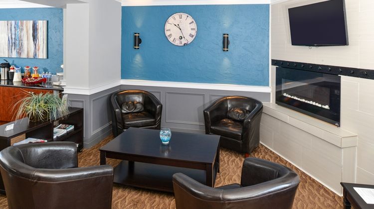 Canadas Best Value Inn St Catharines Lobby