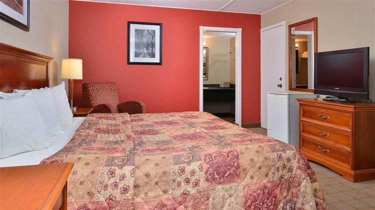 Canadas Best Value Inn St Catharines Room