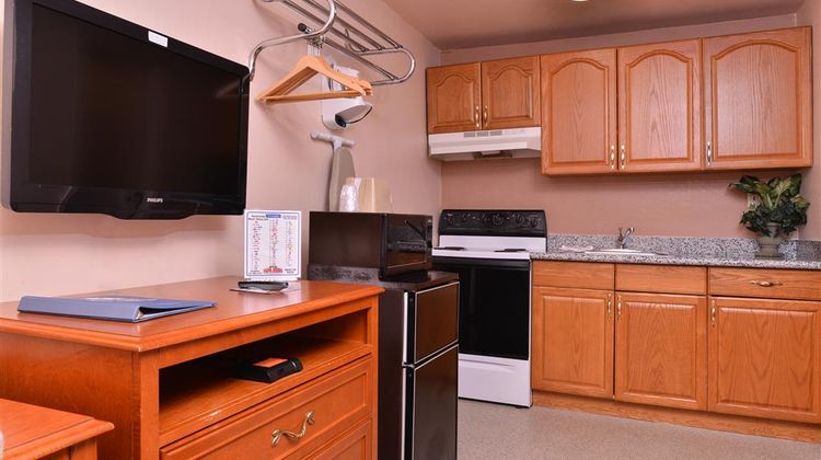 Americas Best Value Inn Room